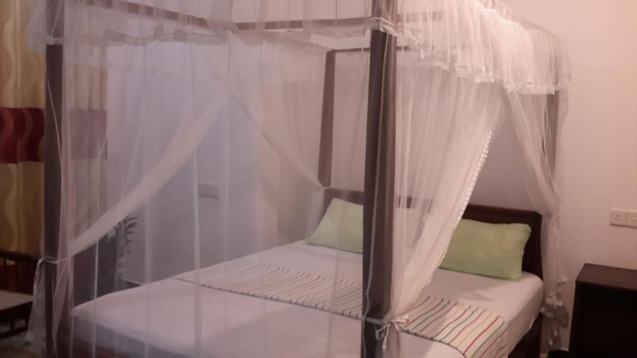 New Sandaruvilla Велігама Екстер'єр фото